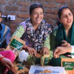 देहरादून जिला के बड़ासी गांव में महिलाओं ने मंडुवा- झंगोरा के बिस्किट नमकीन बनाने के लघु उद्यम से जुड़ी महिलाएं। फोटो- सार्थक पांडेय